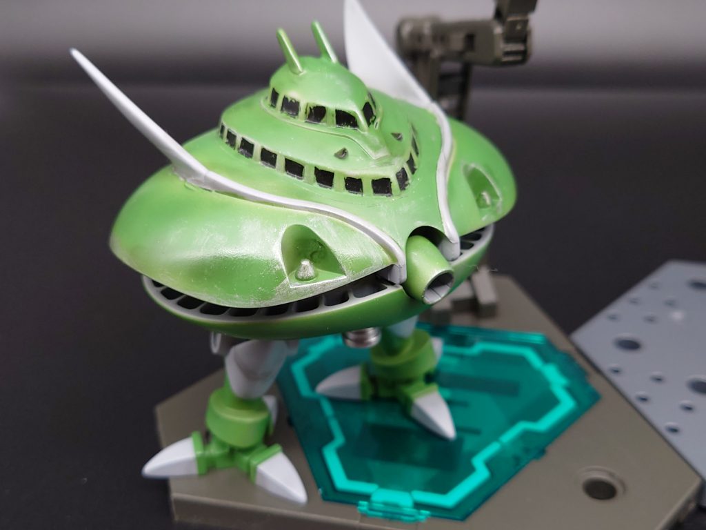 ビグザムも、巨大モビルアーマーだけど、SDサイズになると、とってもカワイイですね(笑)