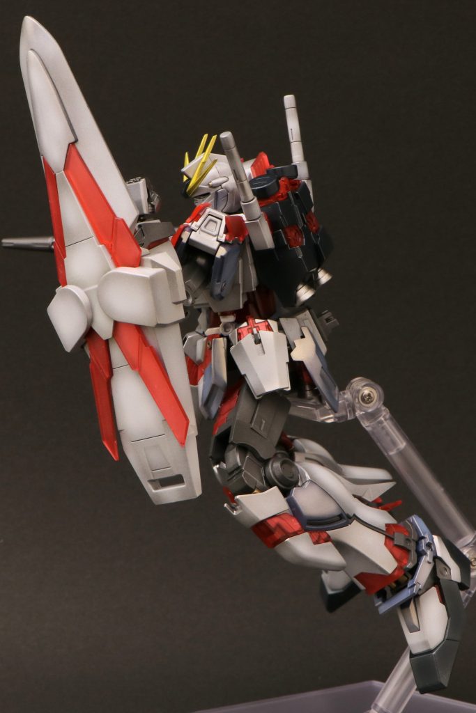 装甲はマイブームのグロス仕上げです。重ね塗りで独特の風合いを表現出来たと思います。