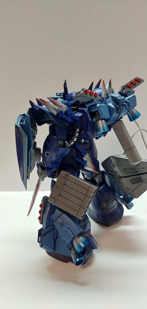 見たとおりスラスターマシマシ。これにより空中での戦闘が短時間ながら可能となった。