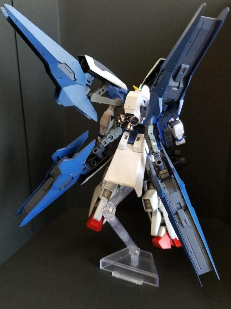 後ろ側バーニアをガンメタで塗装全体的に少し汚してますが画質が悪いのでわかりにくいです。