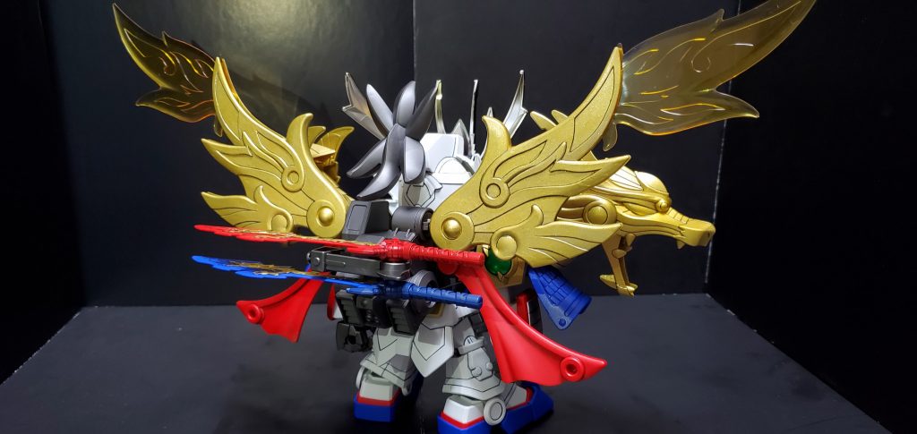 龍輝宝(装備)はメッキ以外はゴールドリーフで塗装しスミ入れ、クリア処理し、本体はスミ入れとつや消しを行っています。