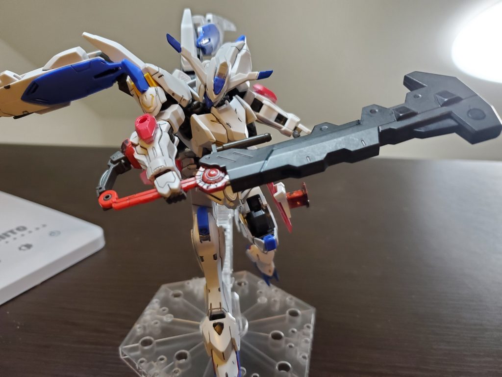 腰のスレッジハンマーを取り出す。硬い相手にはこれです。