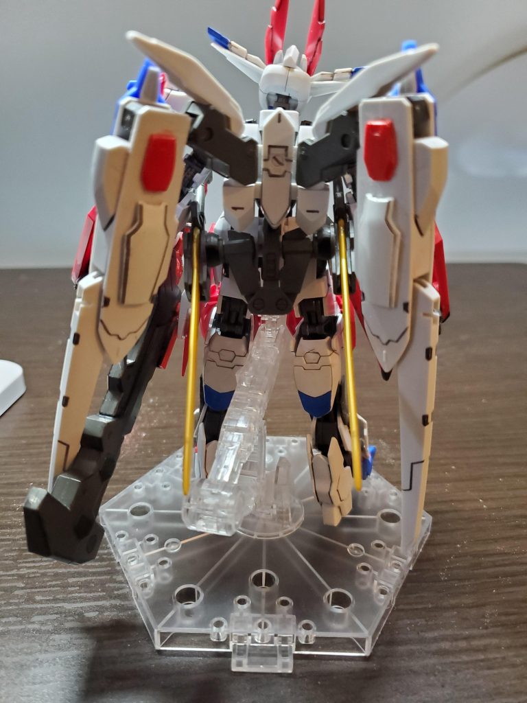 背部バインダーはあんまりにもつるんとしてたので、リボーンのパーツで装飾しました。