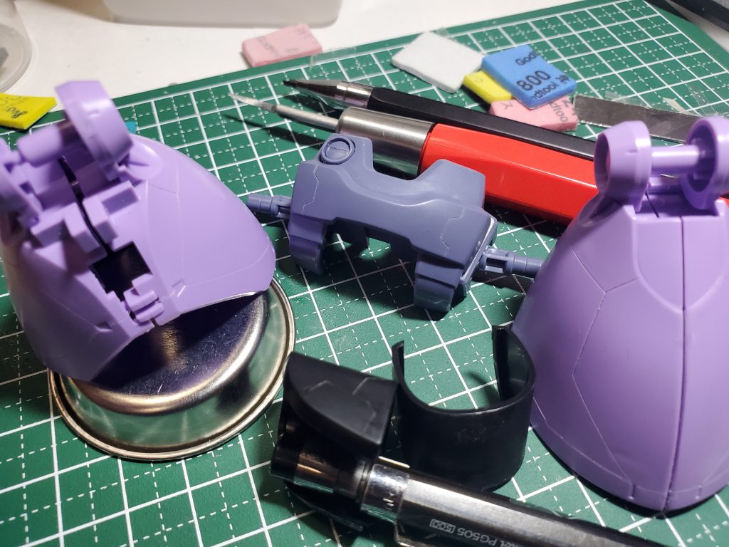 モールド追加箇所は足、胸、肩になります