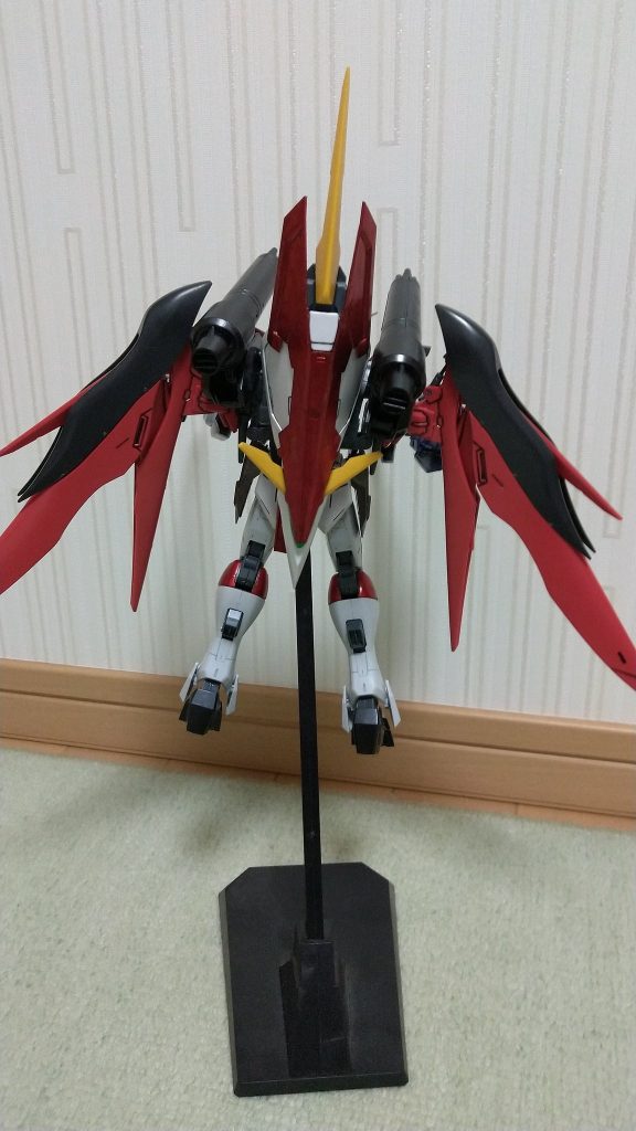 バックパックは開発中だったディスティニーインパルスRのものをベースに、バッテリーへの負荷を考慮されてか、実体弾のガトリング砲を2門装備。バックパックの中央には機首となるシールドが取り付けられている。さらに、ディスティニーインパルスRのバックパックを使用しているため、モビルスーツ形態での飛行も可能となり、火力も増強されており、軍はこの装備に大きな可能性を見出そうとしていた。