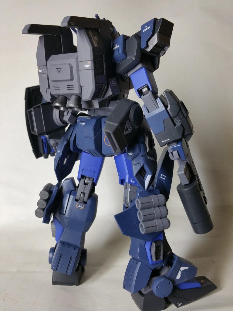 バックパックは陸ガンにヘビアにEZSRにとごちゃまぜで張り合わせました(