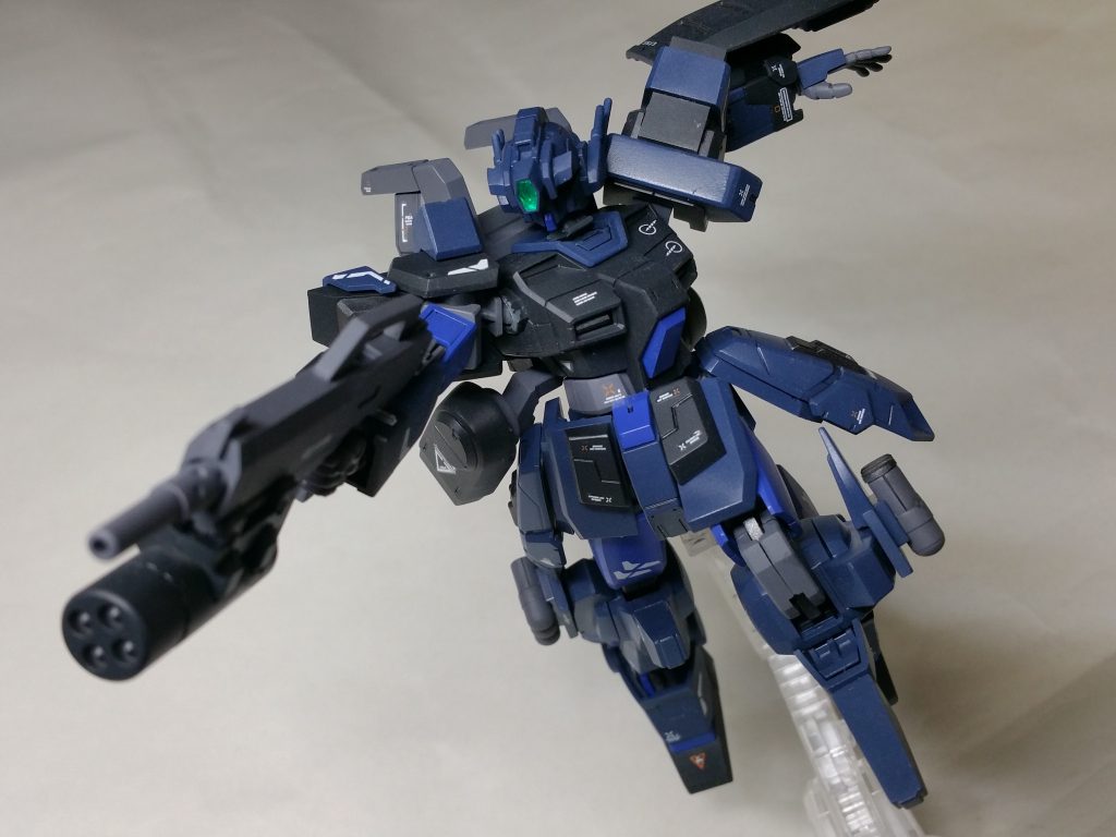 ライフル片手に突撃するポーズ好きです(