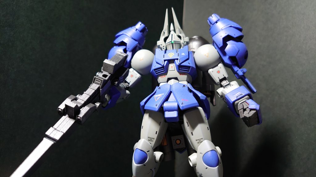 煽りだと、拳がデカイのがよく分かるかと思います。