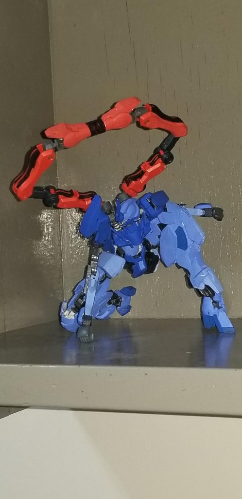 可動範囲はご覧の通り、かなりフレキシブルに可動。(実はヴォアチュールリュミエールを展開可能)