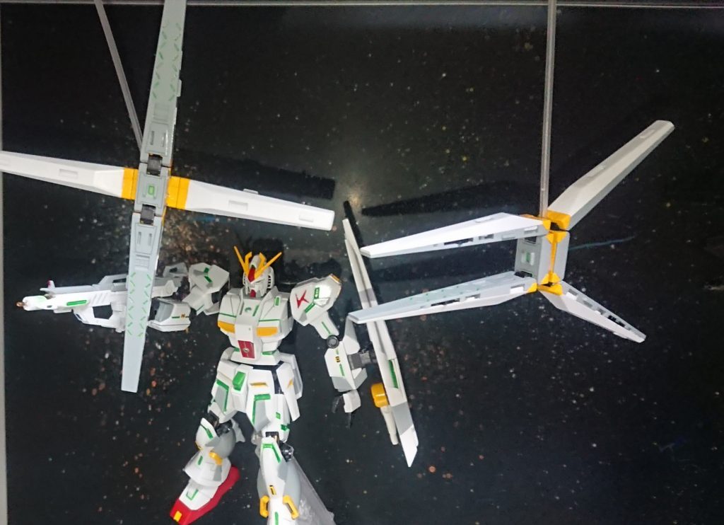 クロス フィン ファンネル2機のファンネルを組み合わせたことによる高出力のアタックモードと、クロス展開してサイコフィールドを発生させるシールドモードの使い分けが可能。
