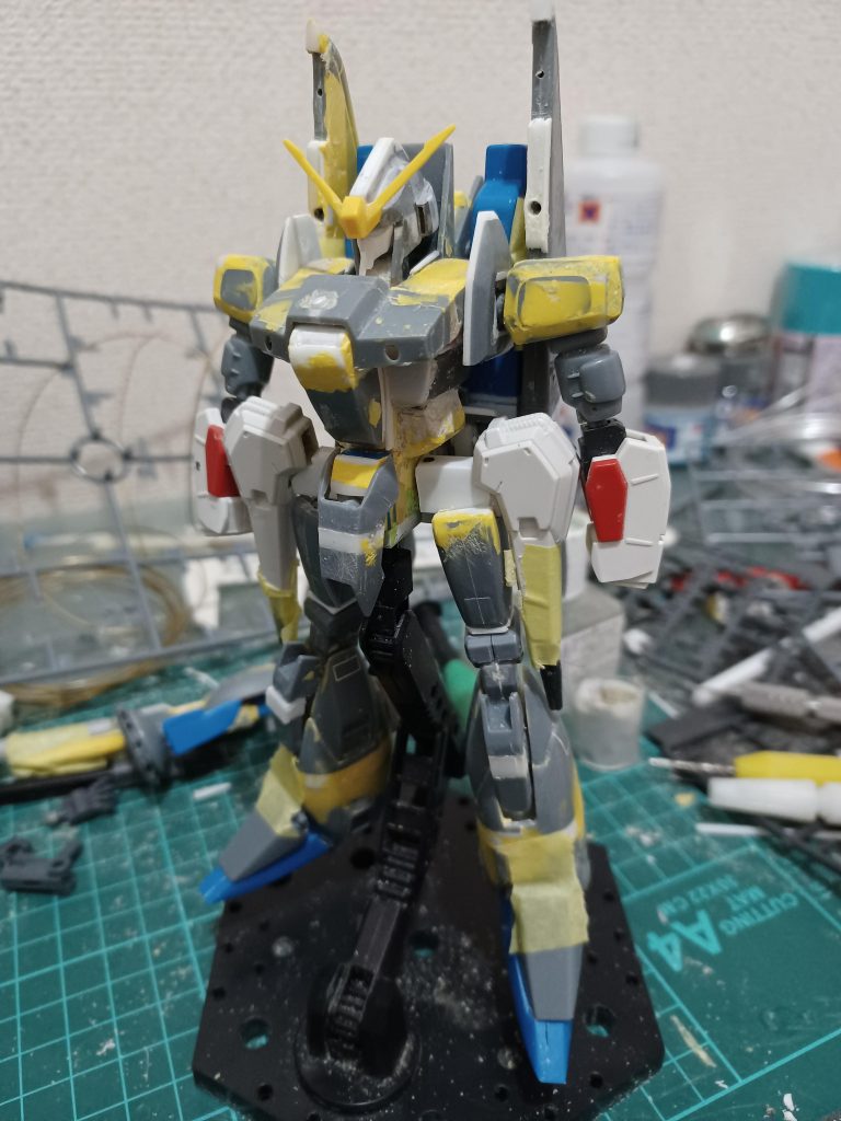 フェイス部、腕部、ビームカノン、スタビライザー等をSガンダムより流用しております。