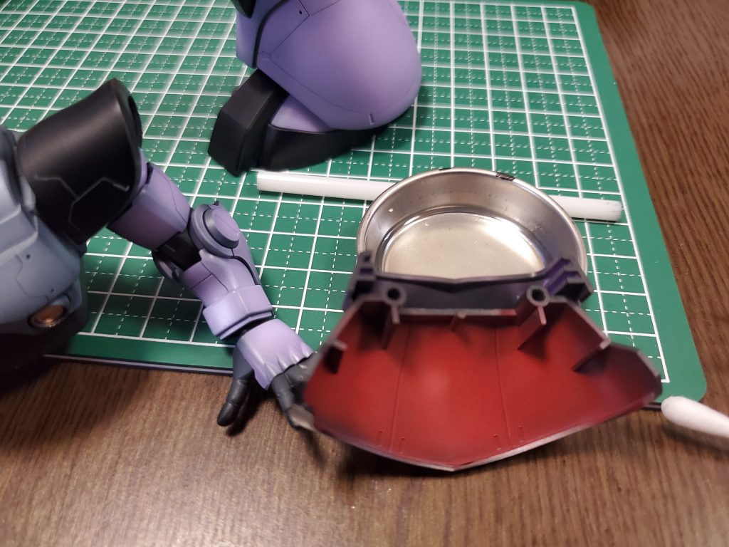 紫部分のグラデーションは慎重に色を足して頑張ってみました。スカート内部も見えなくなる部分ですがこちらも赤で。