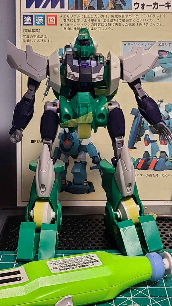 ▲股部分は後ハメ加工を施し、タイヤも後でハメられるようになっています