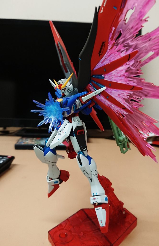 HGディスティニーガンダム–3枚目/制作者：勝俊