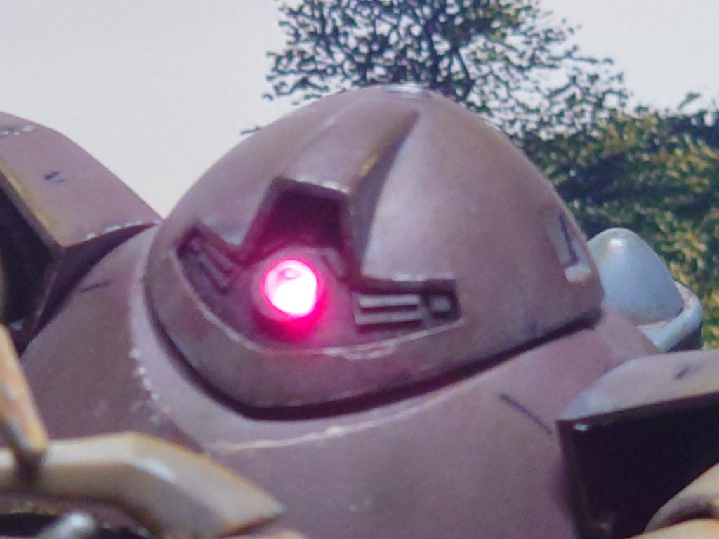 LEDを内蔵して光るようにしました。(LEDはクレオスのLEDモジュールを使用)