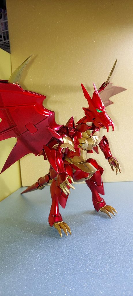 翼は100均のラッカースプレー缶のシルバー＋クリアレッド胴体主要部はメタリックレッド＋クリアレッドゴールド