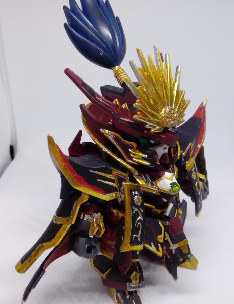 主な色はダークパープルとダークマゼンタで、試作品のボディを際立たせるだけでなく、信長「バーサーカー」のイメージを際立たせ、「鉄と血」の気質を生み出しています。