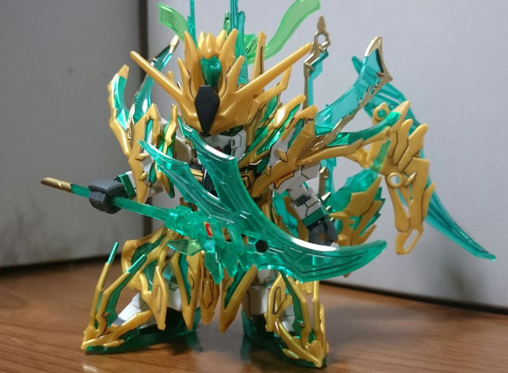 ・青龍偃月刀通常版との違いは成形色の変化と、刃の部分のゴールドがなくなった事くらいスね