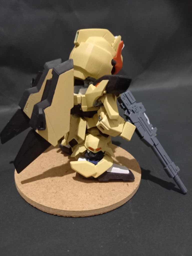 ライフルにガンダムマーカーのつや消しコートを塗ってみた。