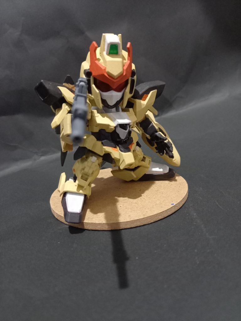 アゴ削ってます。