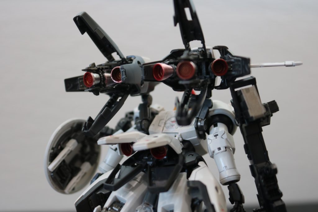 スーパーバーニア。情報量がエグい笑。内部フレームも全てガンメタグレーです。