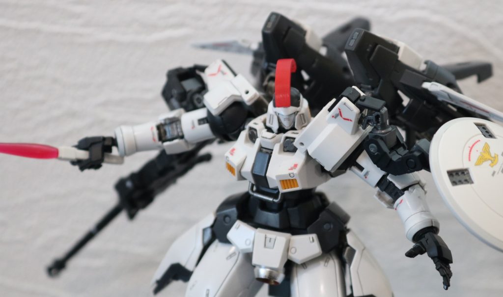 サーベル。持ち手が角度つきなのが表情をつけるのに良いです。