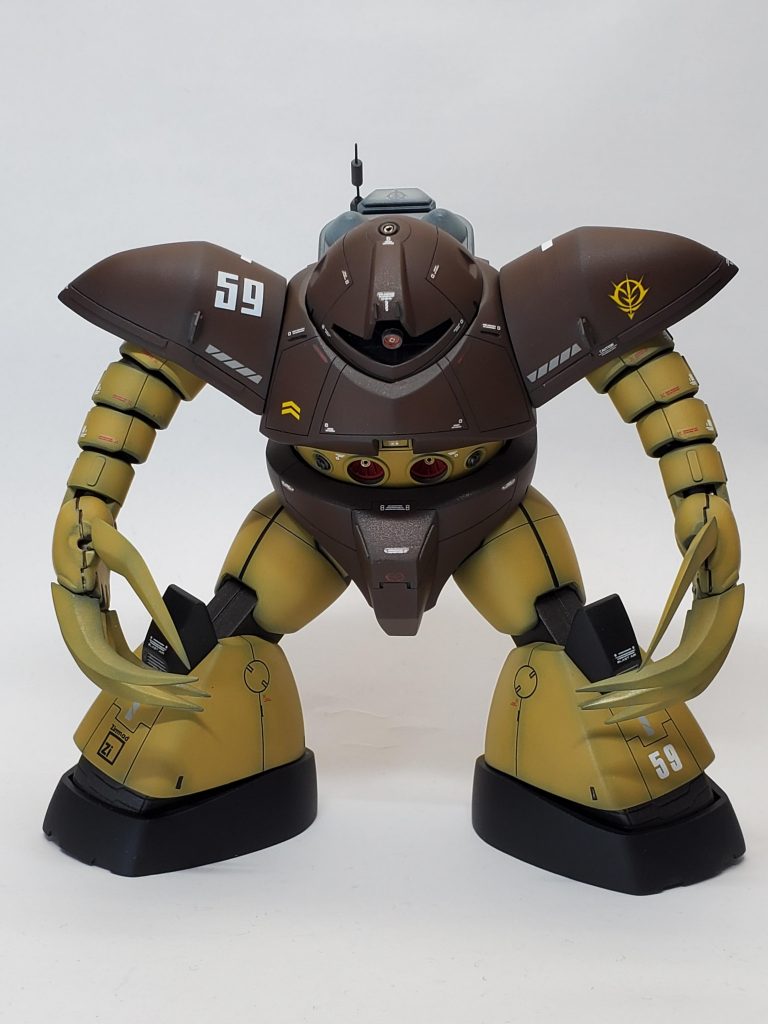 モノアイスリットを狭めて、モノアイも可動化しました。