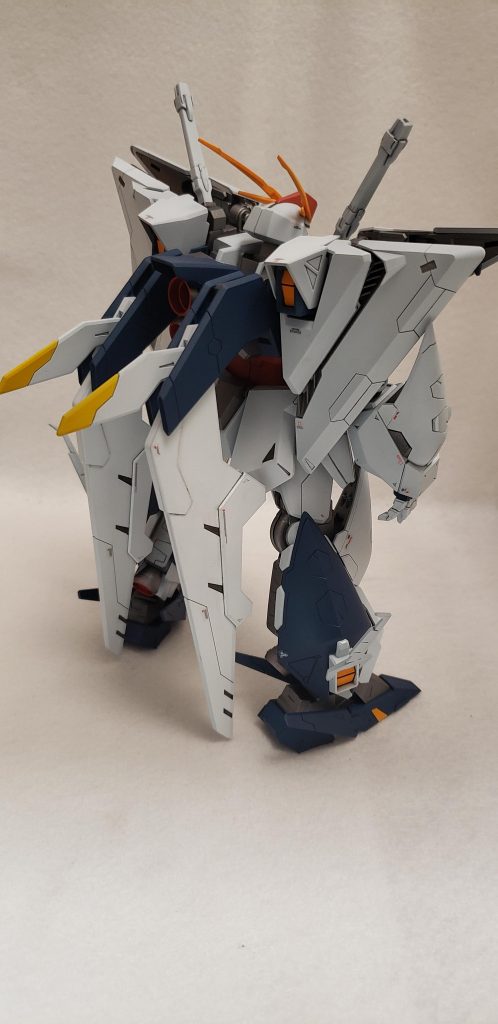 ウイングの塗装を失敗しているのですが、クリアーで上手く誤魔化せてます。