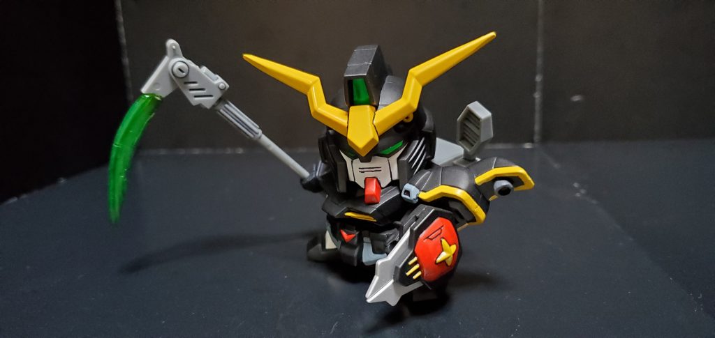 腕と肩、腰がスイングするのでそれなりにポーズが取れます。