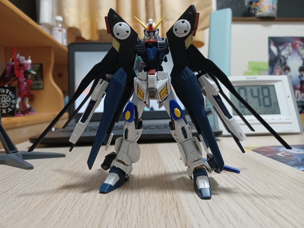 ストフリの羽をマントをイメージしてコアガンの肩に、ストフリの羽を着けて見ました(光の翼制作中)