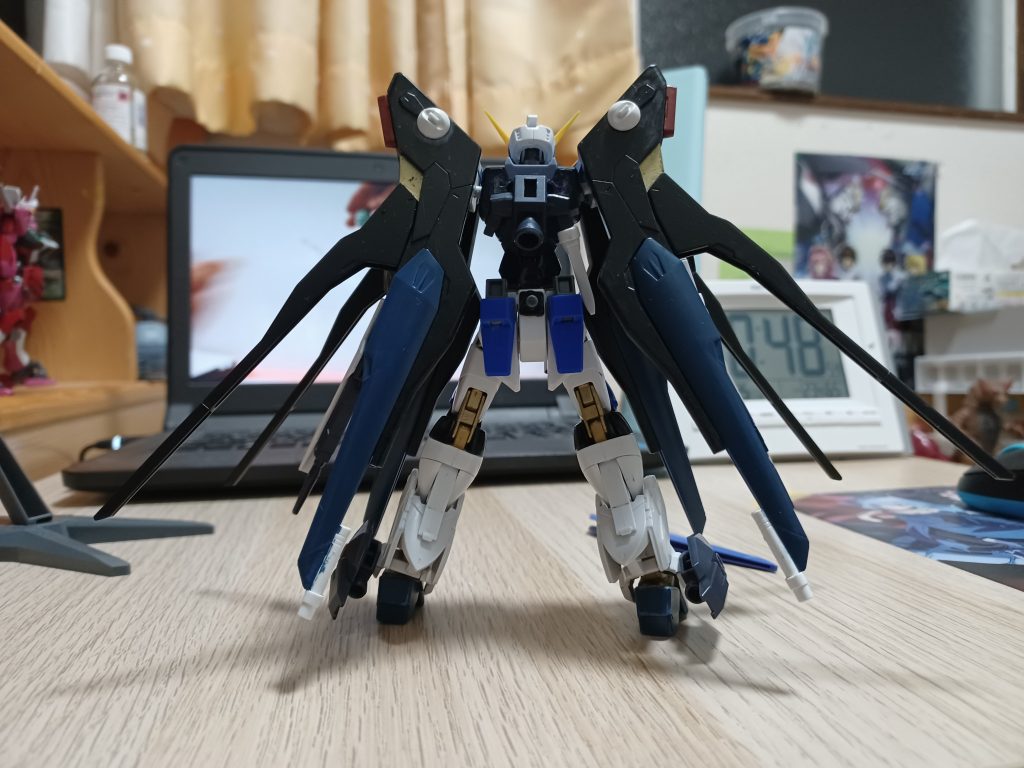 後ろです