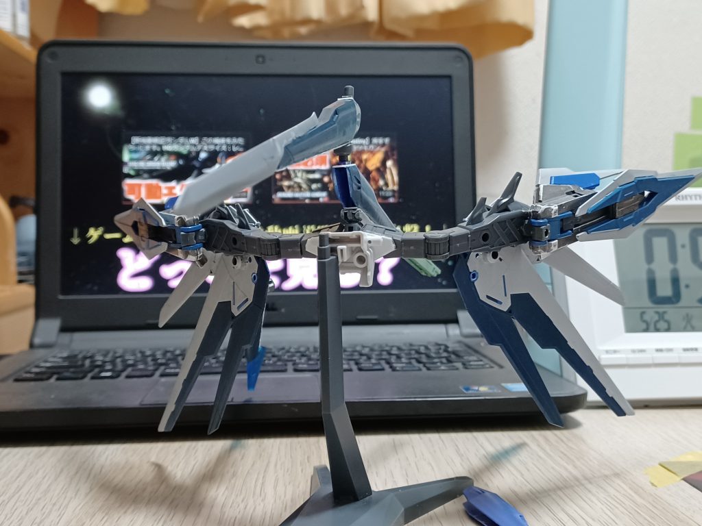 まぁ背中にコアガンのバックパックがあるので言わずもがな当然強化装備は作ってますw