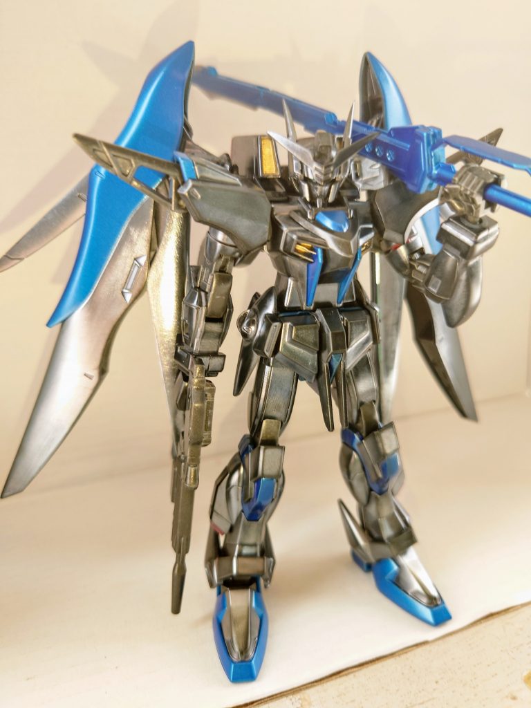 最後まで見ていただきありがとうございました初全塗装チャレンジでしたあ〜、最後の一枚は手首の合わせ目が消せなくて妥協したのがモロわかりの一枚だ………