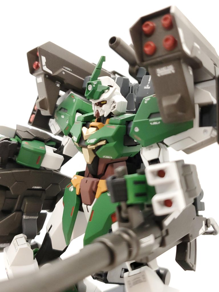 胸部アップミサイルランチャーとグレネードランチャーはガトリング、バズーカの色にマホガニーを足して色合いを変えています