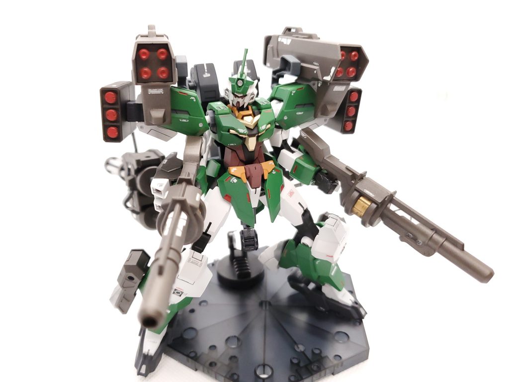 もちろんグレネードランチャーは手持ち武器としても使用可能です