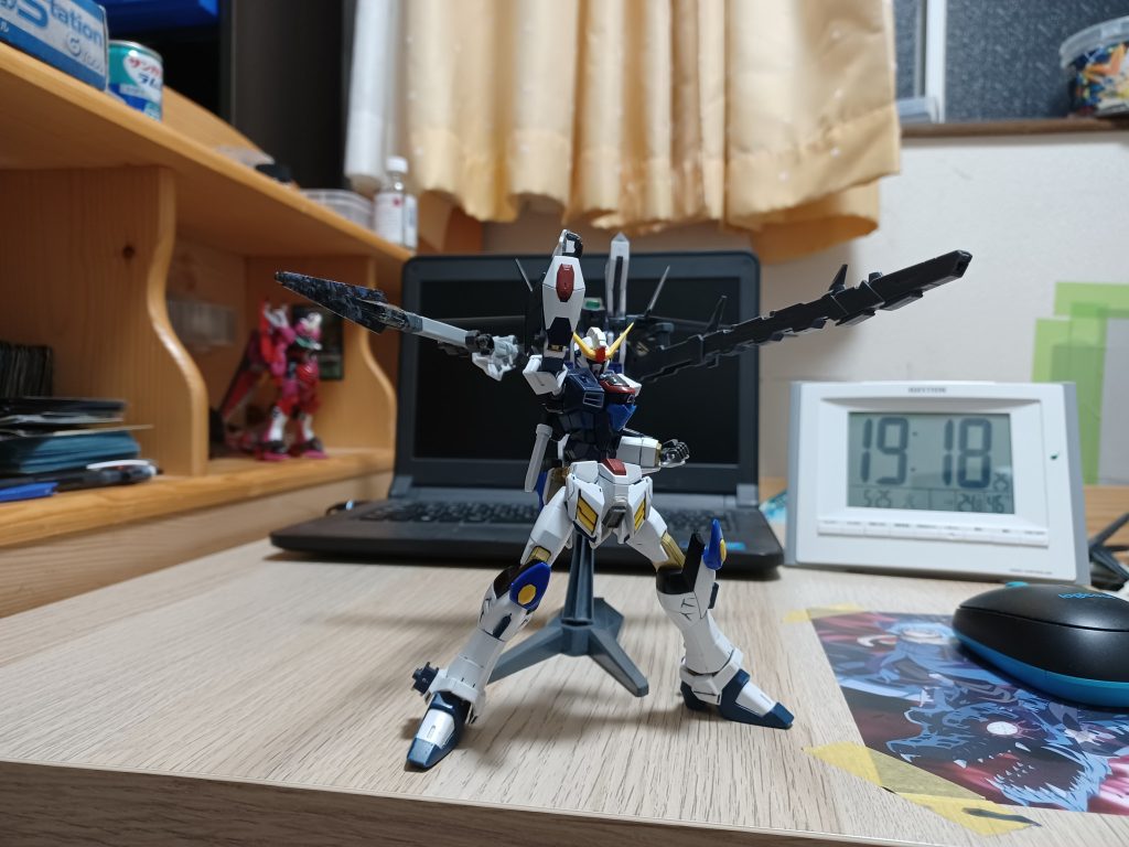 それっぽいポーズをつけて合体していきましょうw