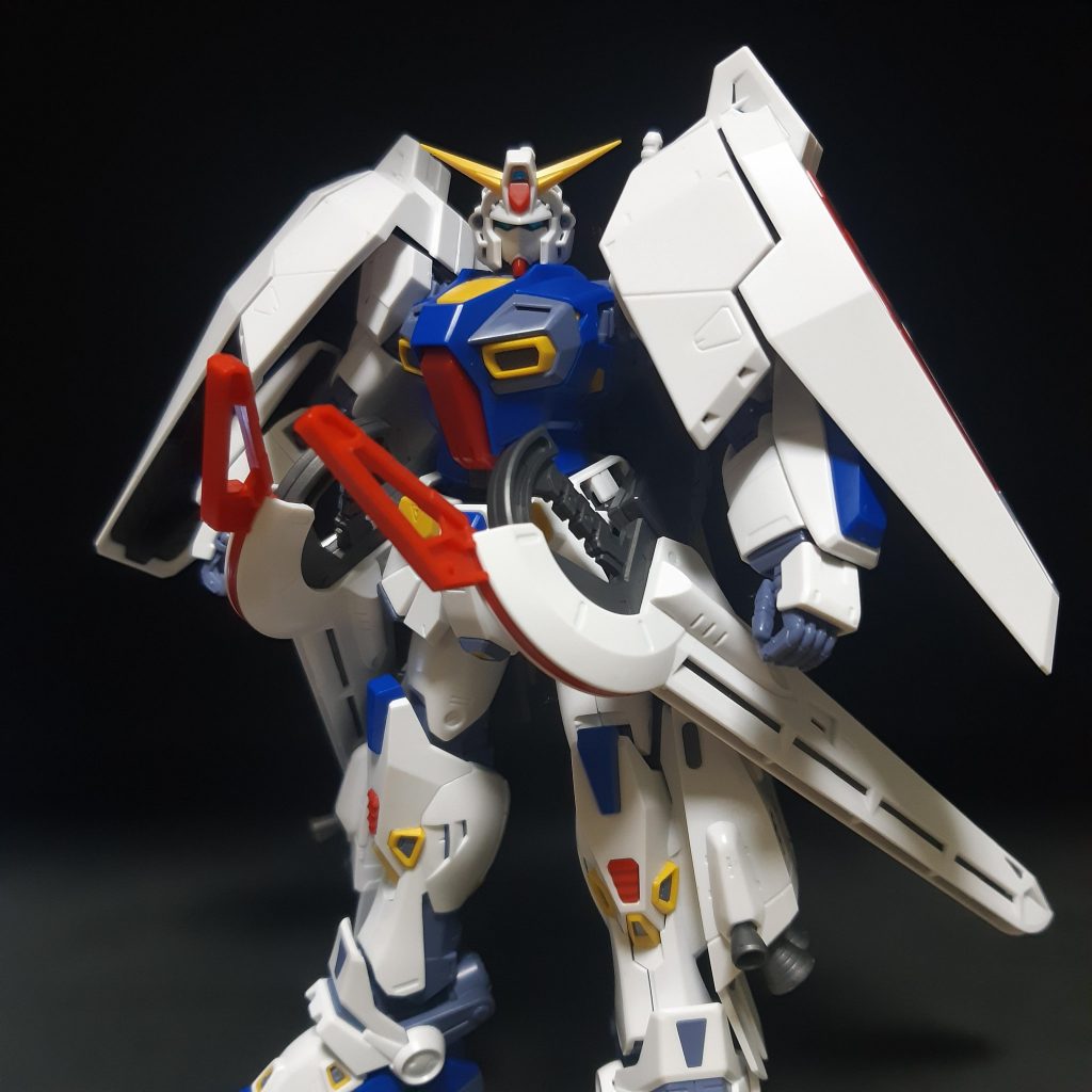 と、言う訳で棒立ちに戻って剣の後ろを下げてみました。個人的には後ろが少し上がってるほうがスタイリッシュな感じで好みです。