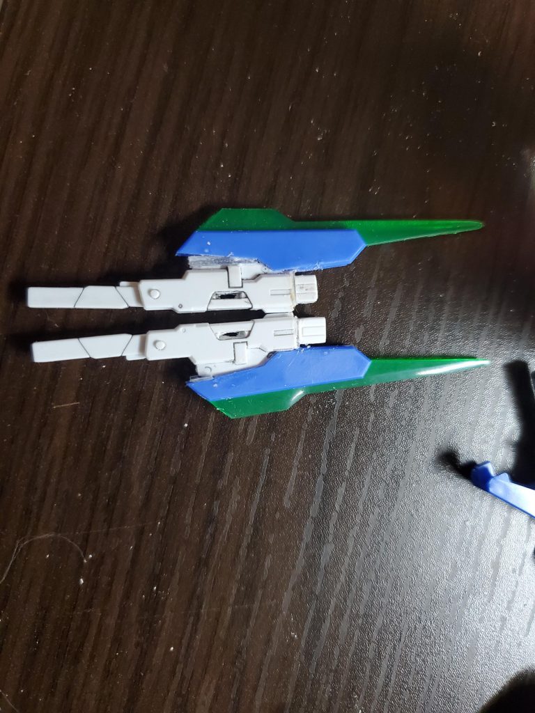 GNバイヨネットのみの写真です。こういうオリジナル武器は初めて作ったので片方ミスって隙間ができたのでプラバンで穴埋めしてます。