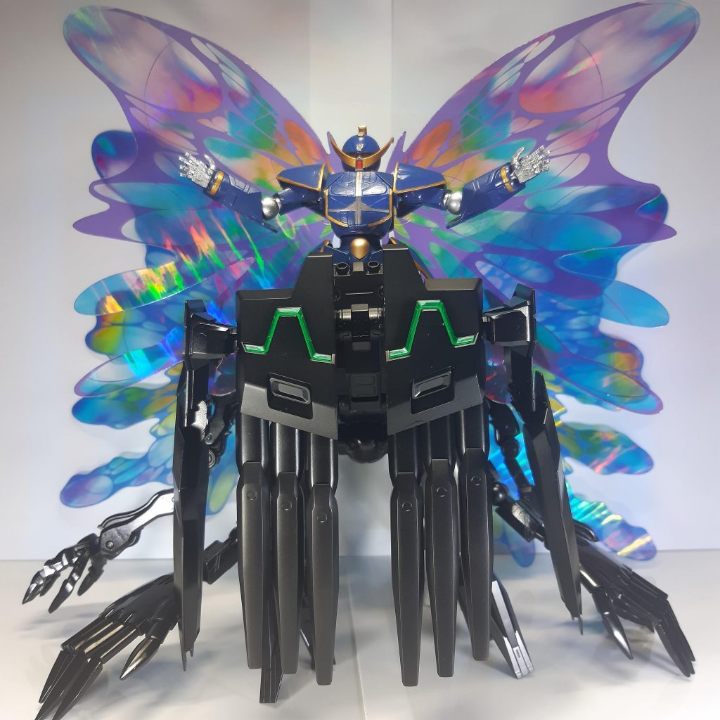 勇者と合体。最初はさらにモモカプルとモビルフラットで4体合体したかったのですが、どこにどう合体するか思いつきませんでした。