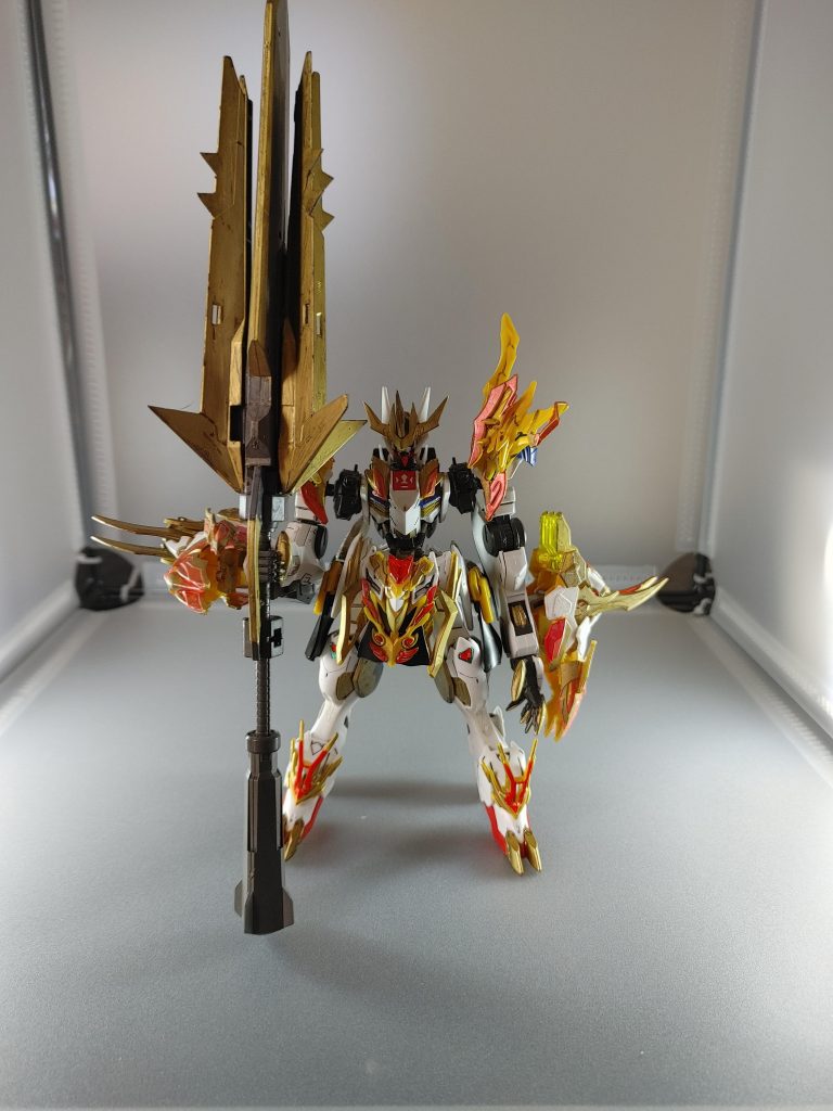 ヴァリキュリアバスターソ―ドと超大型メイスを組み合わせて大型武器を作成してみました。