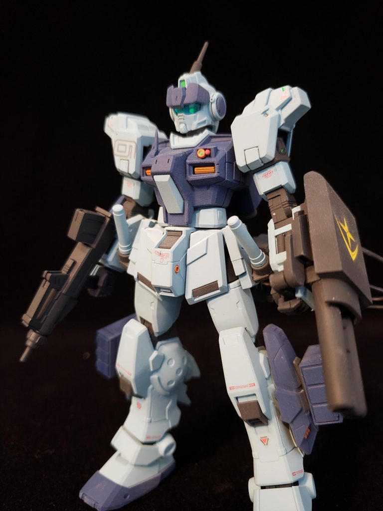 ペイルライダーは主に胸部、腕の改造と左腕にビームガンと腰に外部ジェネレータを作って付けました。