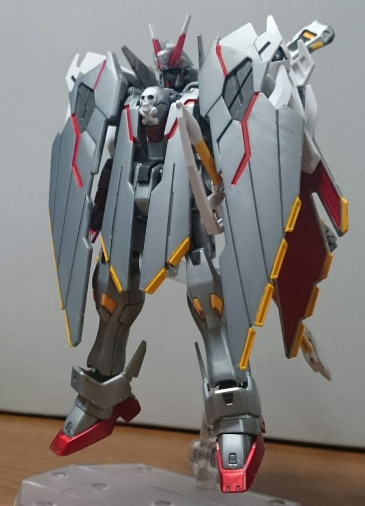 ・クロスボーン・ガンダムX-0フルクロス内容はX-0の胸パーツを除いて、フルクロスユニット(一部新規パーツ)とバタフライバスターBを足したものっス。X1フルクロスと同様に、胸のパーツがないので、素のX-0には出来ないんスけど、自分は過去に作ったX-0からパーツをいくつか持ってきて、ニコイチ仕様にしてるっス