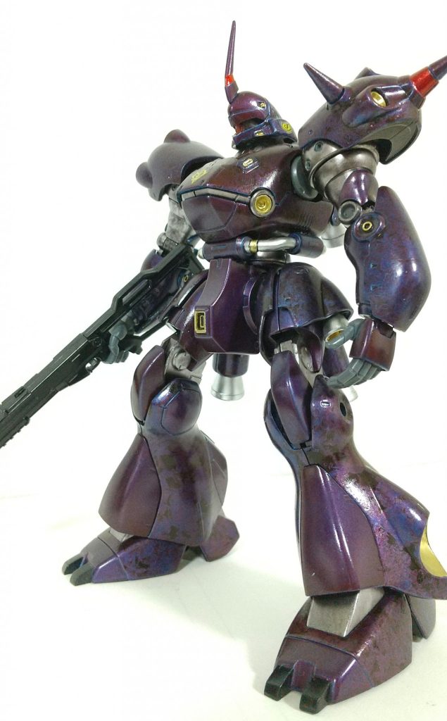 塗装：缶スプレー（クレオス ブラック → タミヤ ライトメタリックブルー → クレオス クリアーレッド）、ガンダムマーカーEX（ヘビーガンメタリック他）、４アーティストマーカー（ゴールド）、トップコート（光沢）