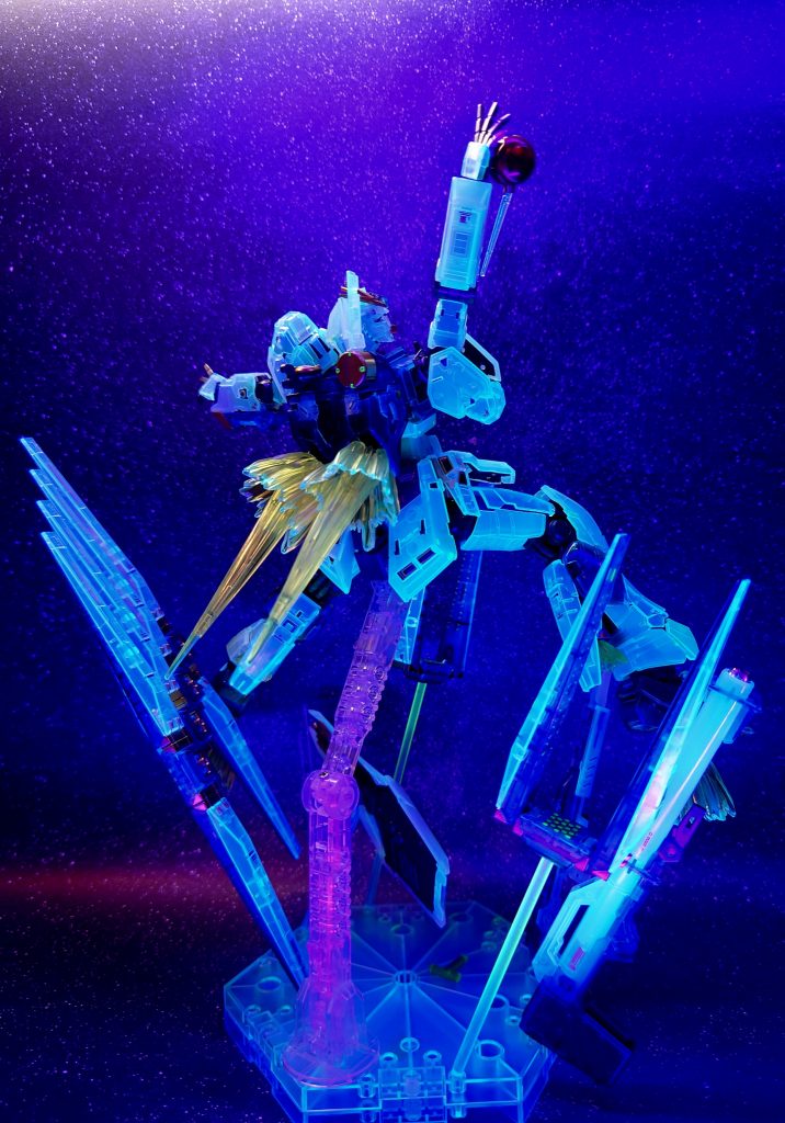 台座の支柱は伸ばした状態にしてネジで固定してあります