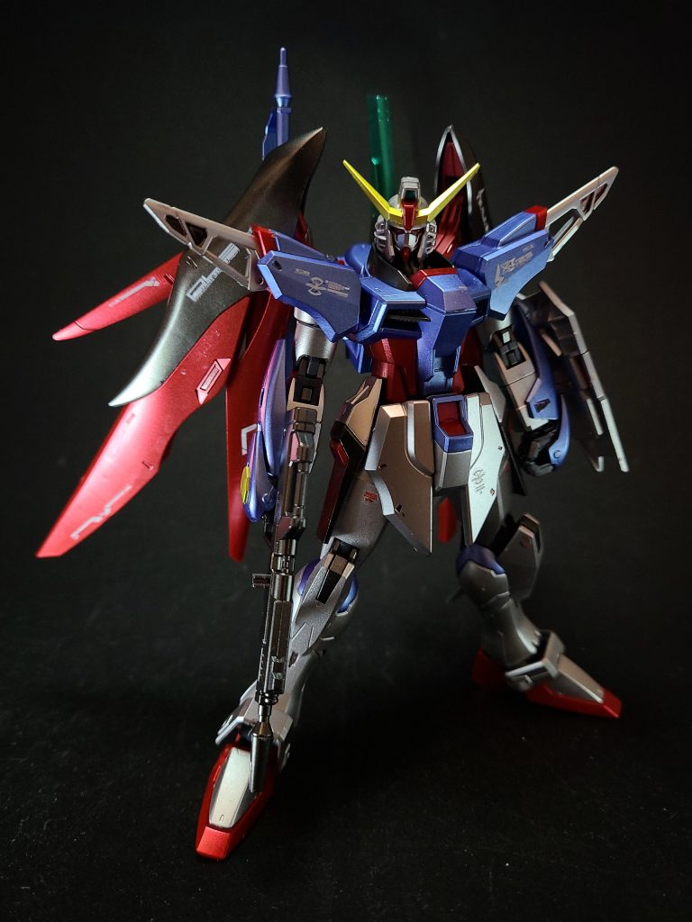 様々なガンダムタイプMSの特色をも加えられたデスティニーはザフト究極のMSとされる[21][注 8]。その性能はストライクフリーダム、インフィニットジャスティスといった同時代の他勢力の機体と同等とされている[23][24][注 9][注 7][注 10]。ハイパーデュートリオンエンジンには原子炉が用いられているが、この事実を秘匿するため、型式番号は「A」ではなく代わりにセカンドステージシリーズを示す「S」が付与されている[1][5][注 11]。また、デスティニーは事実上「サードステージ」に位置付けられる機体であるものの、核を搭載する等の公にできない特性からセカンドステージ相当として扱われたとする資料もみられる[26][注 12]。型式番号にはコンセプトナンバーで欠番となっていた「4」を割り当てられている