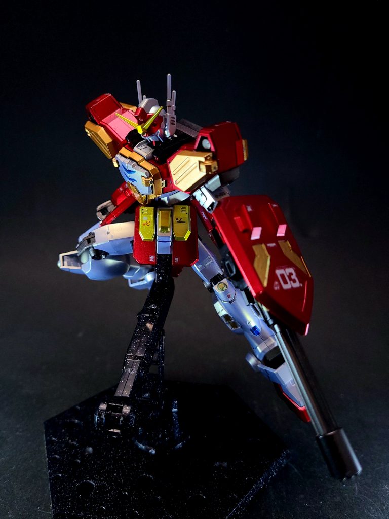 ウイングガンダムゼロからはマシンキャノンを始めとした火力の特性を引き継いでいる[4]。単機での制圧能力を重視した結果[2]、本機は全身に多彩な火器を内蔵した重砲撃機として設計された。その戦力は戦艦3隻から5隻にも匹敵するが[5]、弾切れ時は極端に攻撃力が低下する欠点をもつ[2]。しかし、サーカスにおいて卓越した腕前を持つ[5]トロワの操縦センスによってアクロバティックな近接戦闘が可能となっている[2]。