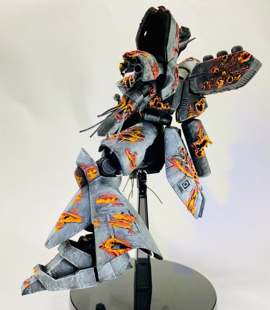 HGUC 1/144SCALE◇MSN-04 SAZABI サザビー 逆襲のシャア◇2次元彩色コミック調タッチ◇ダメージ加工塗装済み完成品–4枚目/制作者：H4co Y