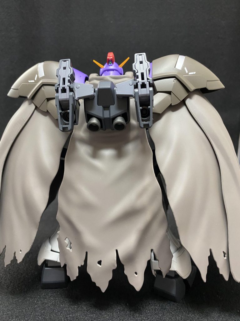 マント状態の背面。