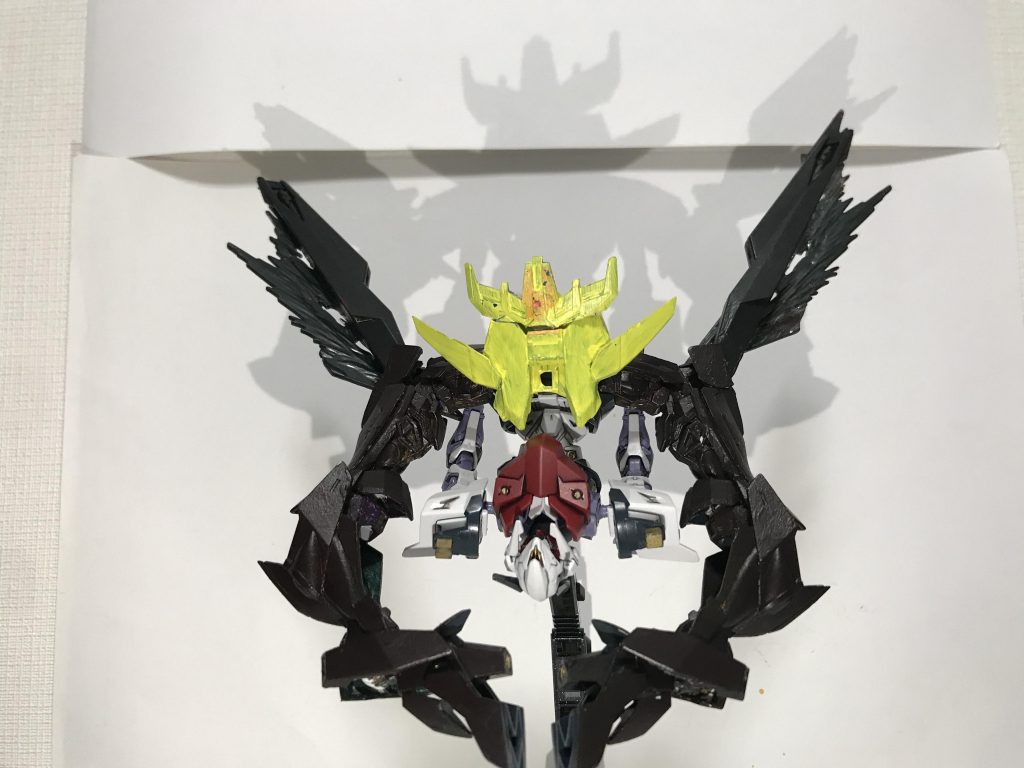 第二形態ブレイククラウンを手に入れた者は機体へ変化を遂げる…この存在に彼の意思など残っていない… クラウンを破壊し、ご飯を食べて寝よう!