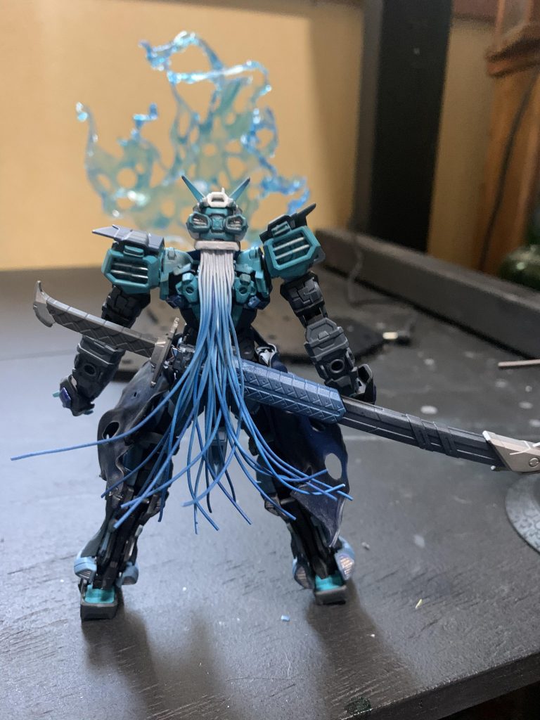 RGアストレイのバックショットは美しいのでバックパックはロスト髪を表現するのに0.65のリード線を使用しました